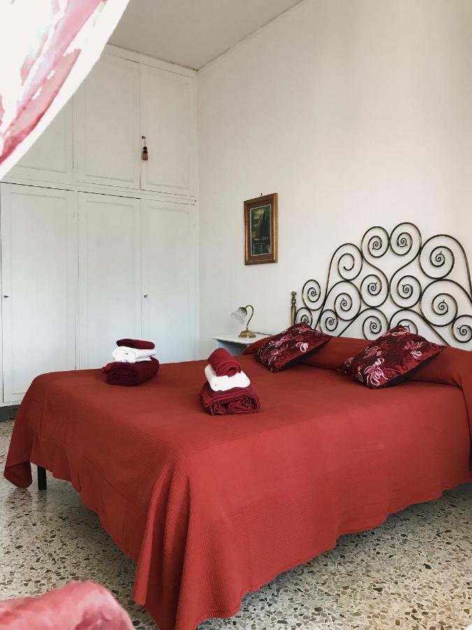 Ferienwohnung Casa Zi' Peppe Capranica Exterior foto